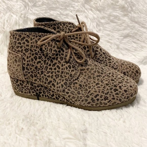 Toms Desert Taupe Cheetah Animal Print Lace Up Bootie Youth Size 2 - Picture 9 of 9
